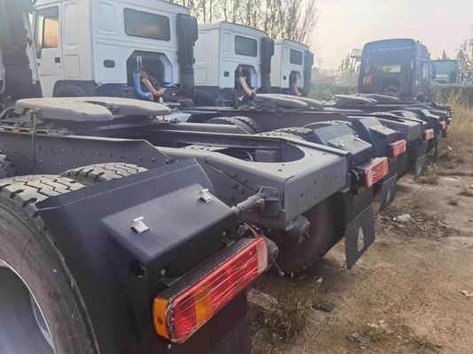 کار سنگین استفاده شده Sinotruk تراکتور کامیون سر تریلر گیره استاندارد انتشار یورو 2 صدور گواهینامه ISO