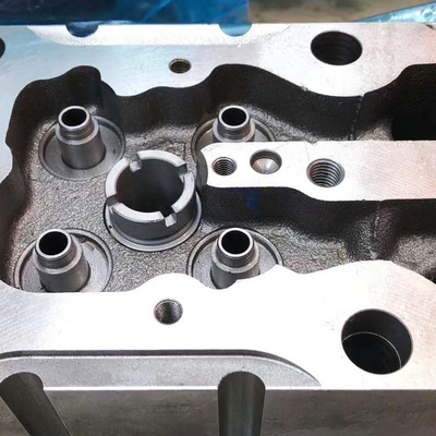 مجموعه سر سیلندر ماشین Az1095040123 برای Sinotruk HOWO قطعات نقره ای کامیون